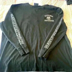 Mans Harley Davidson long sleeve barley worn